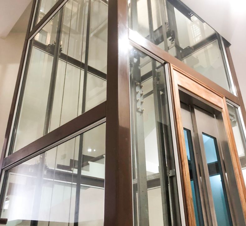 THANG MÁY TẢI KHÁCH