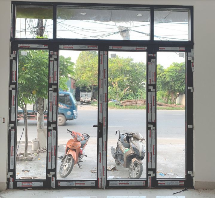 Cửa nhôm xingfa 4 cánh 
