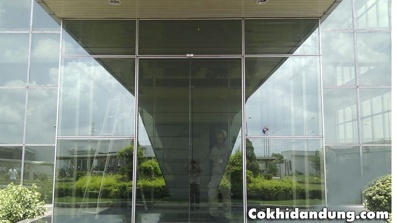 Cửa tự động kính