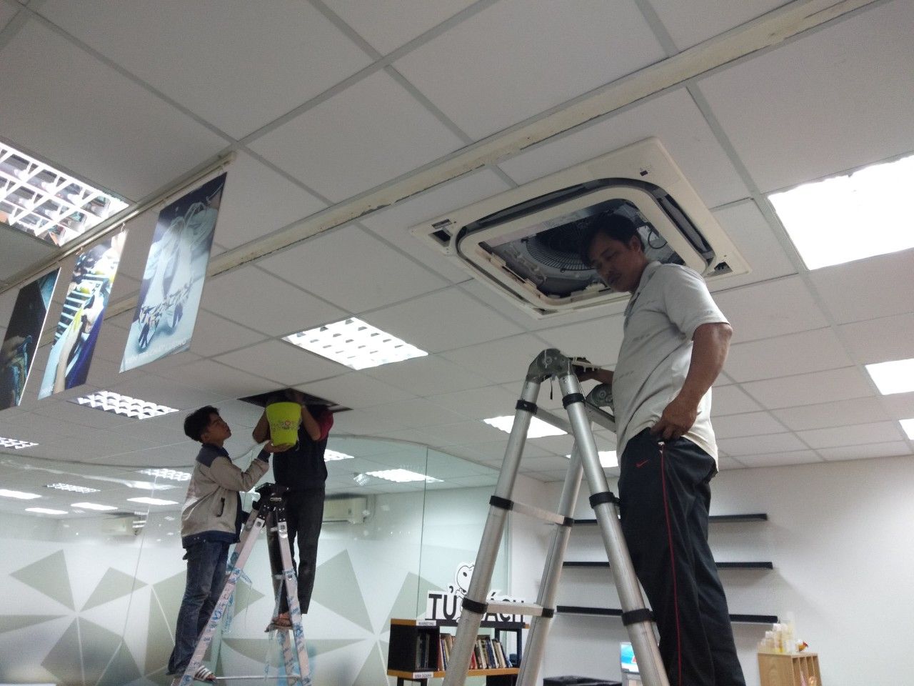 Lắp máy lạnh âm tường