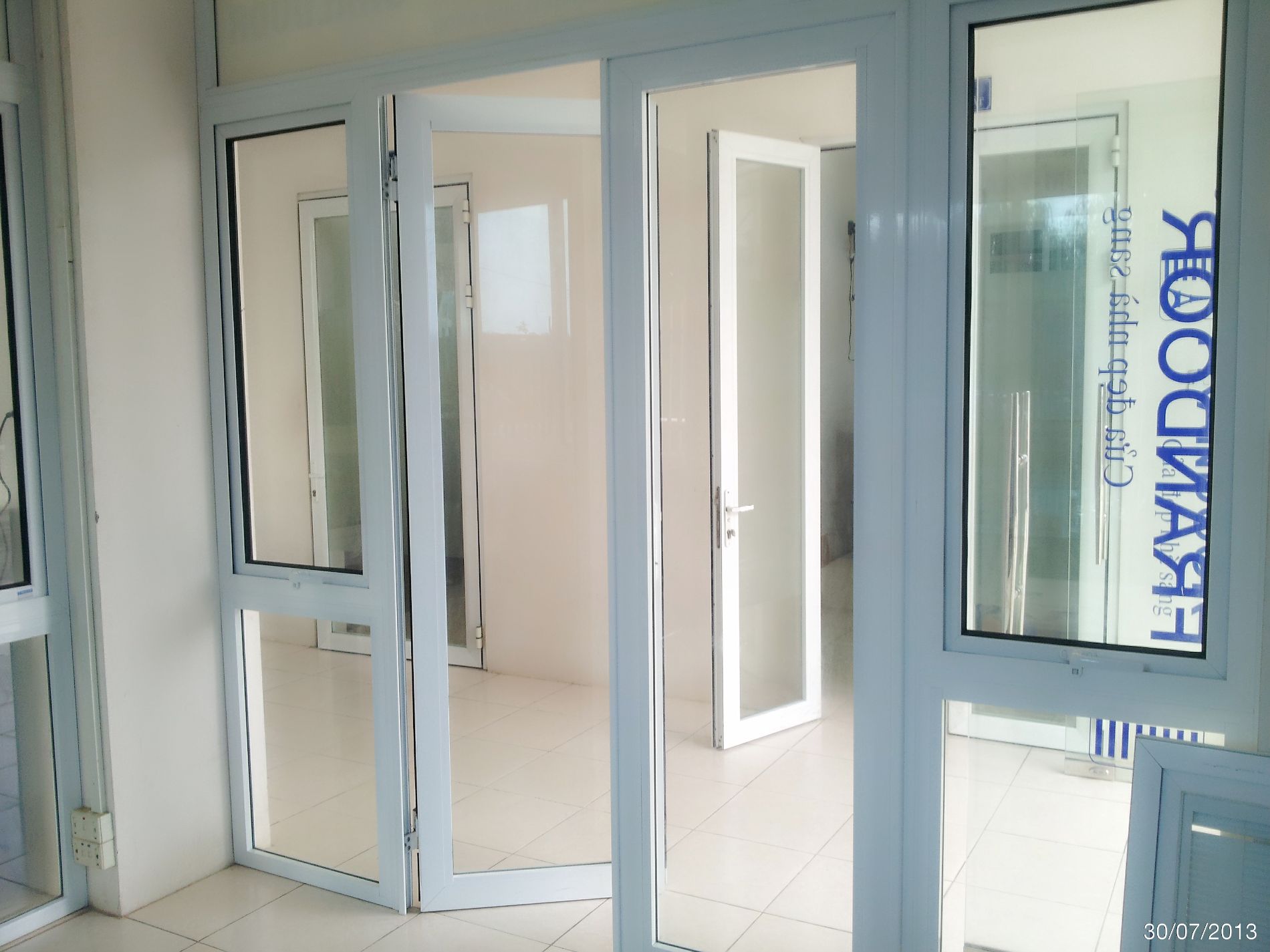Cửa nhôm Việt Pháp