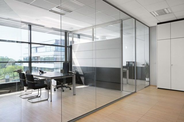  Vách kính cường lực văn phòng
