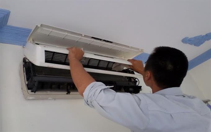 Lắp máy lạnh