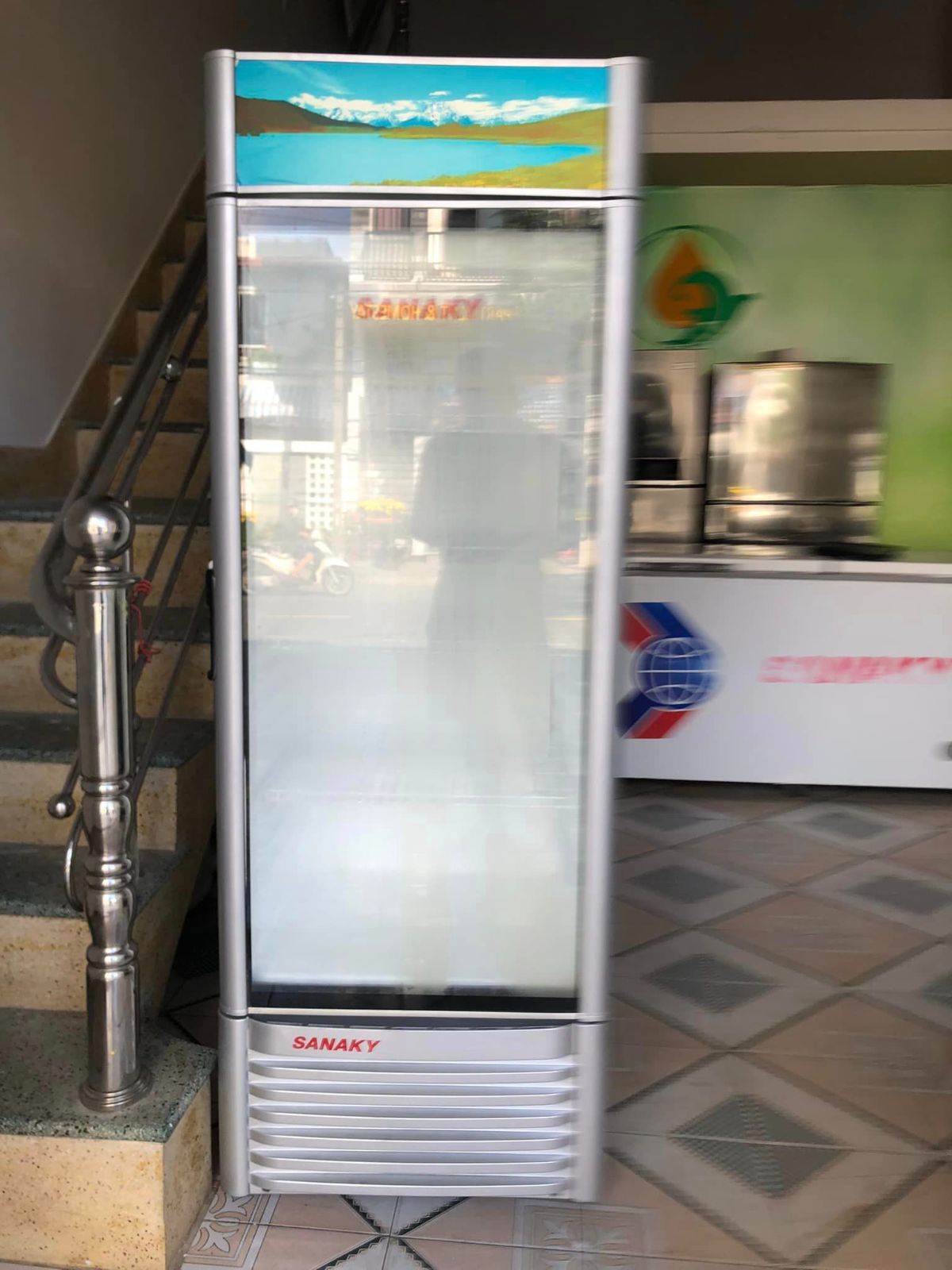 Mua bán tủ mát đứng