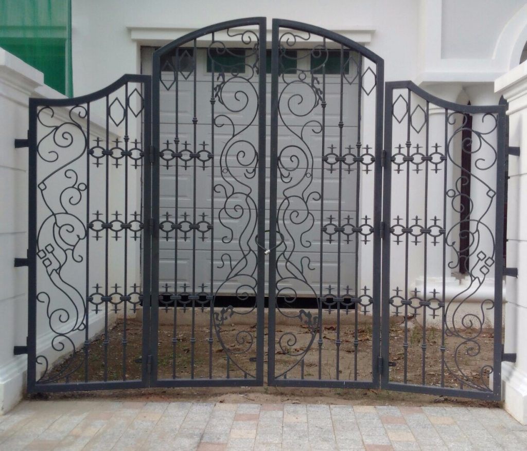 Cửa sắt
