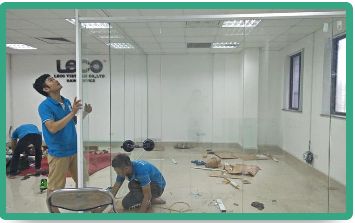 Sửa cửa kính công ty