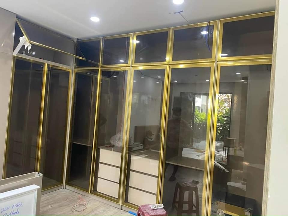Cánh kính tủ quần áo 