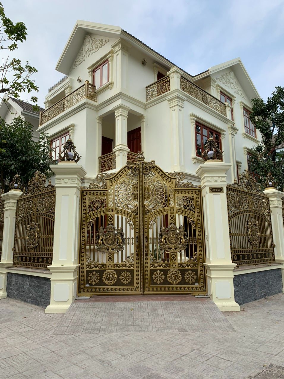 Cổng nhôm đúc