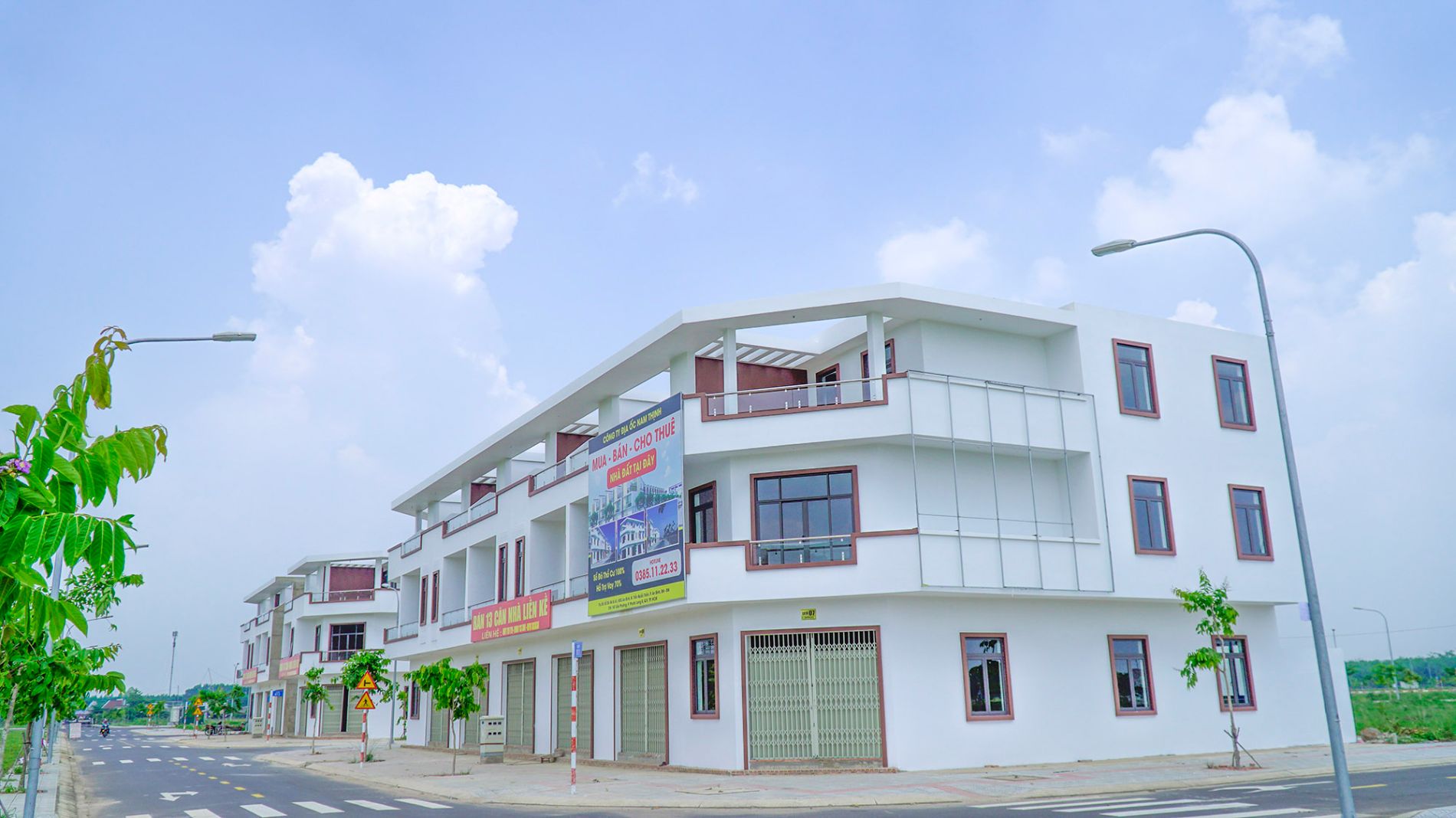 Xây dựng Trung tâm dịch vụ