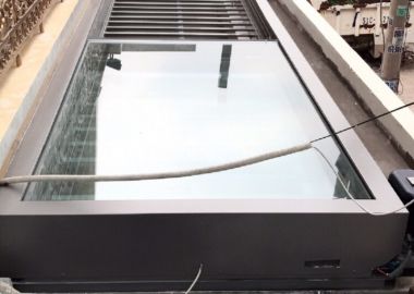 Giếng trời bằng kính cường lực