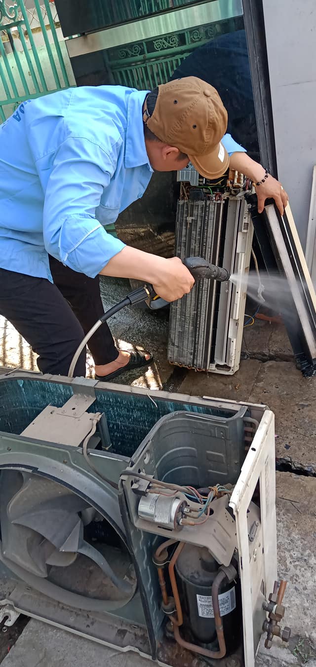 Vệ sinh máy lạnh