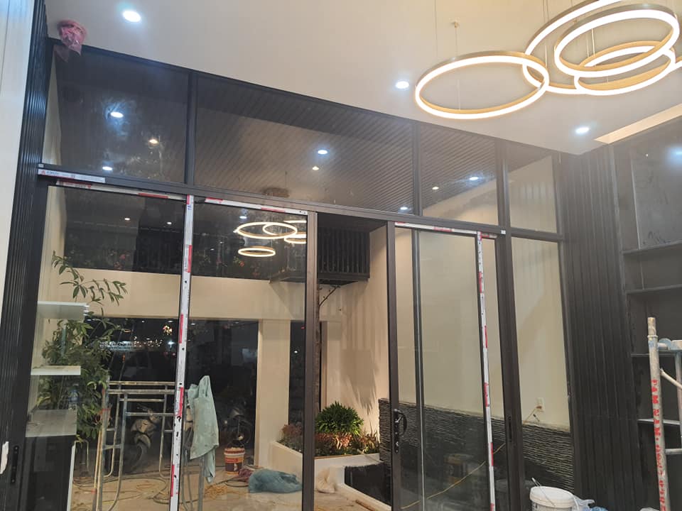 Lắp đặt cửa nhôm kính