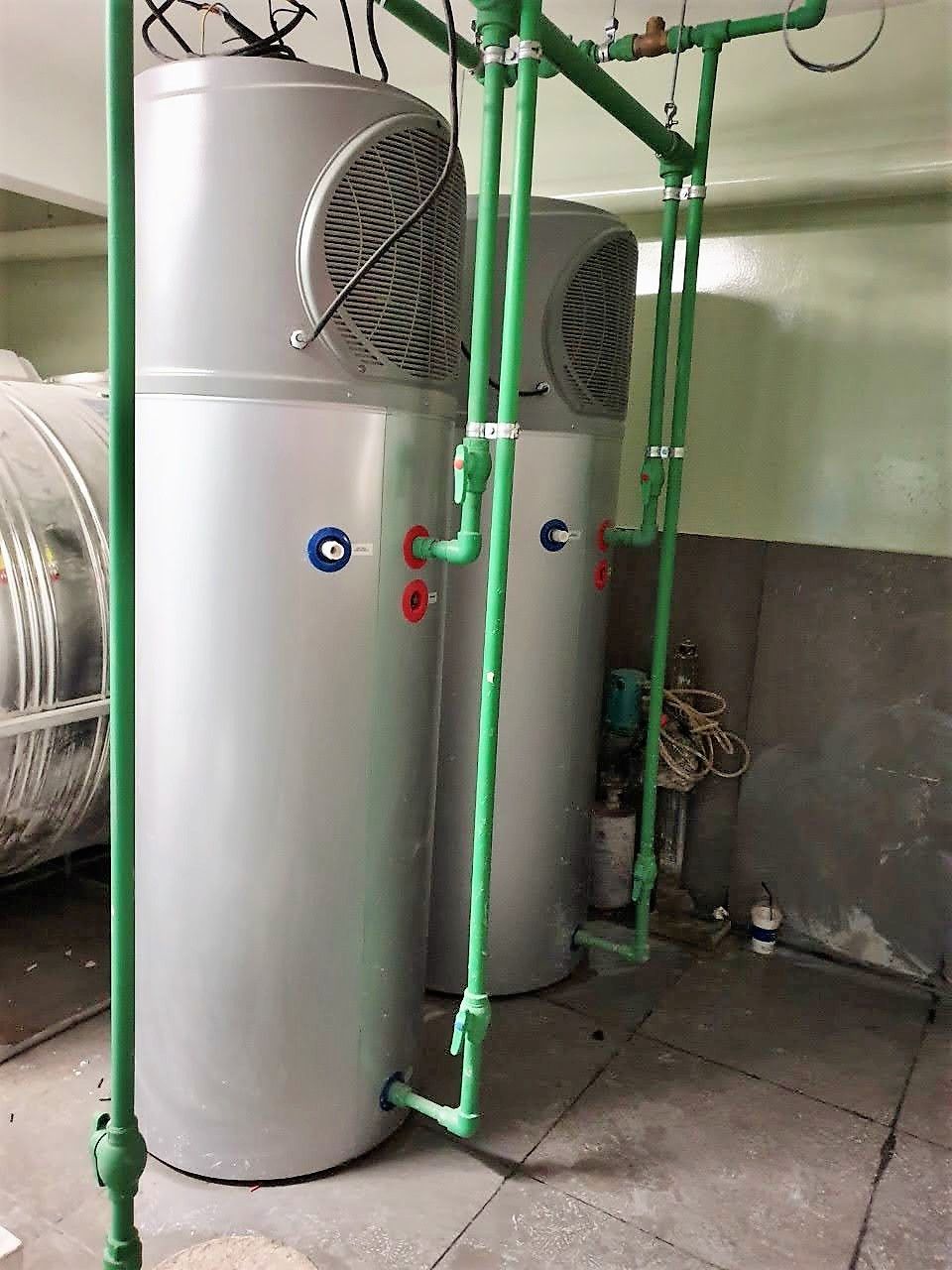 Lắp đặt máy nước nóng bơm nhiệt Solahart 270 lít
