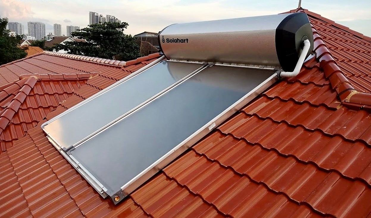 Lắp đặt máy nước nóng năng lượng mặt trời Solahart 300 lít