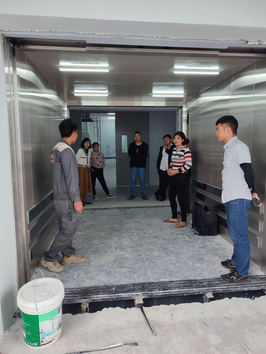 Lắp đặt thang máy tải hàng