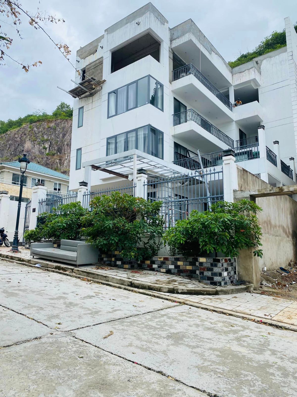 Thi công sơn nhà hiện đại