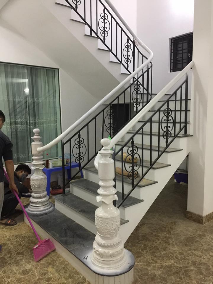 Cầu thang sắt