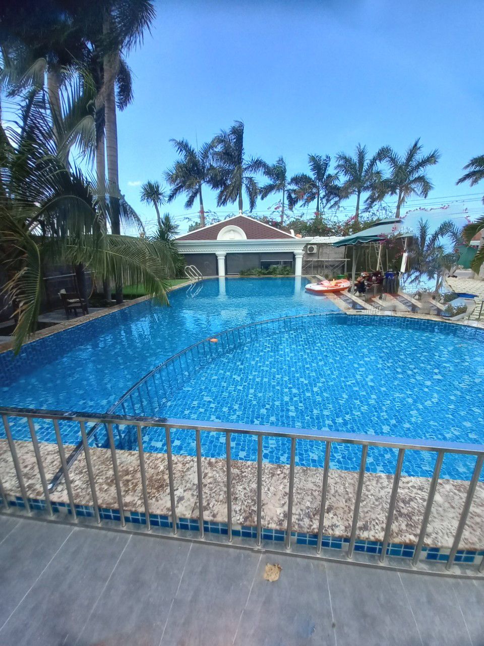 Thi công thiết kế hồ bơi