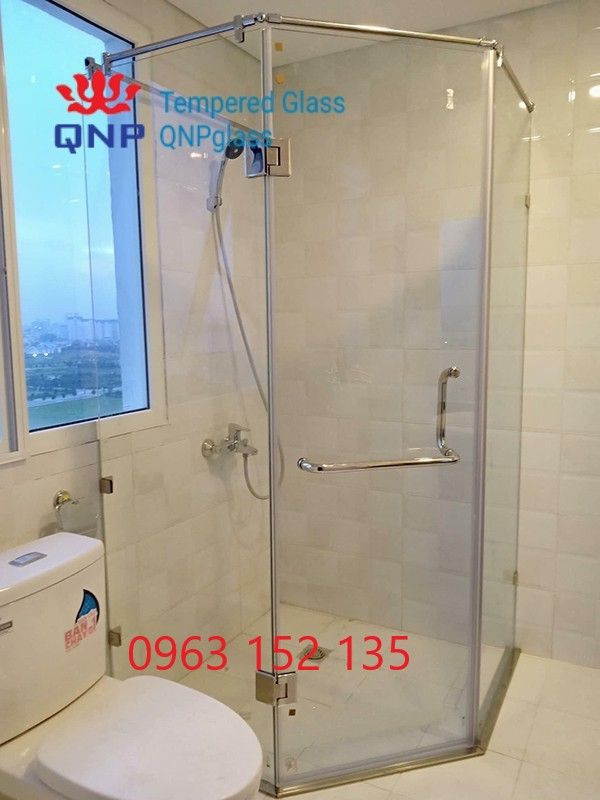 Vách Kính Phòng Tắm 
