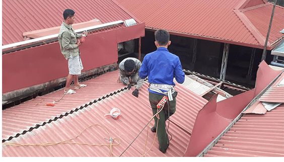Thi công lắp đặt mái tôn