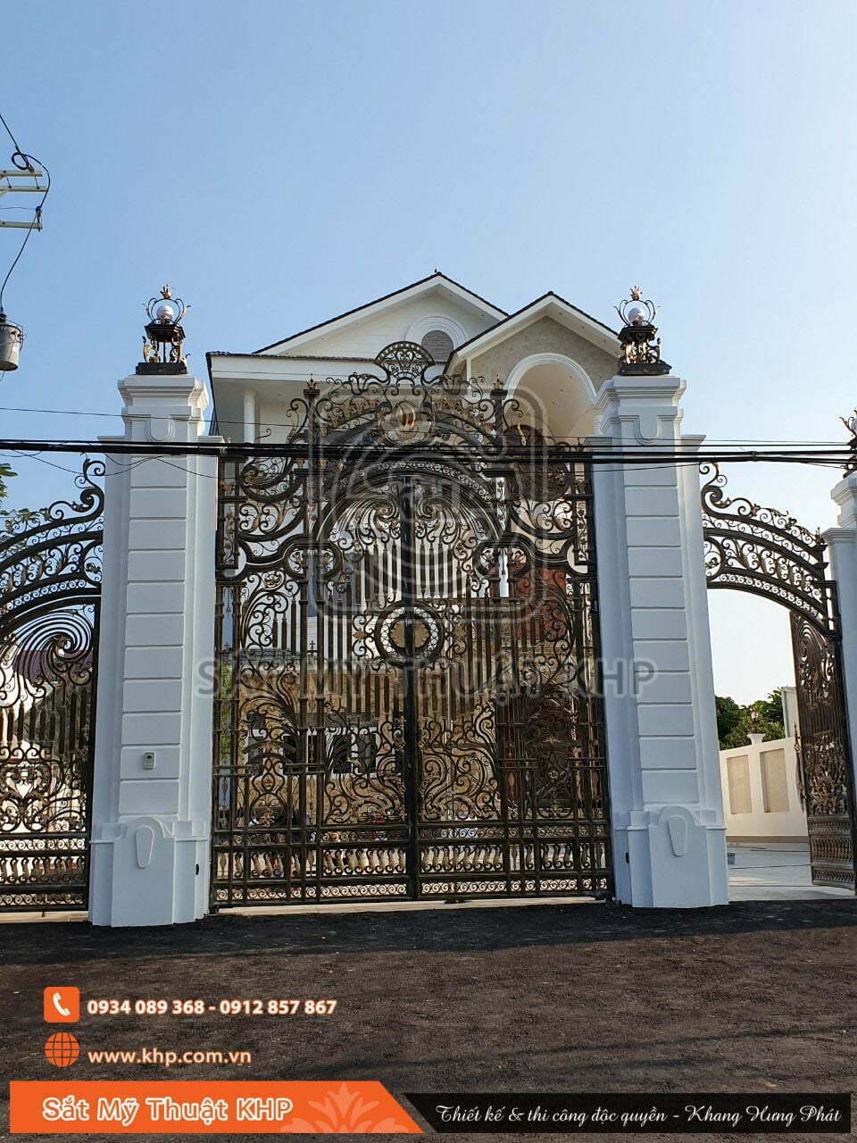 Cửa cổng sắt