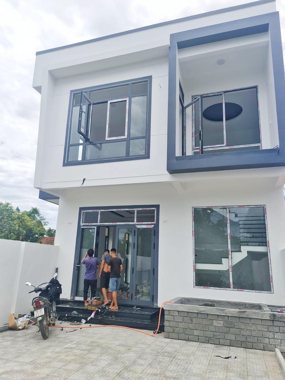 Lắp đặt cửa nhôm kính
