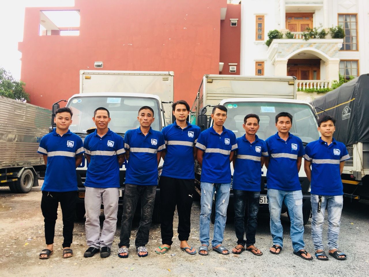 Giao nhận hàng xe tải