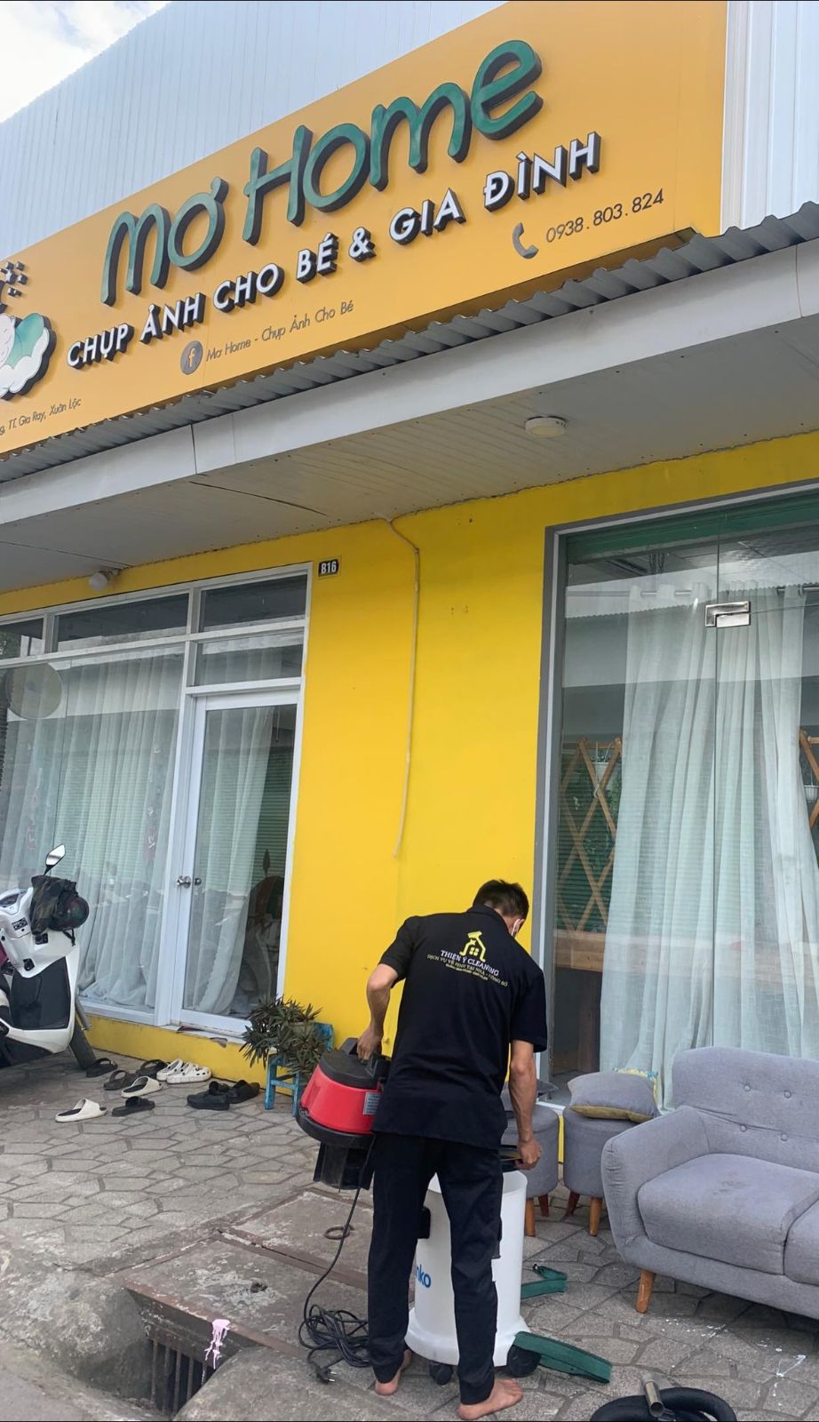 Vệ sinh cửa hàng