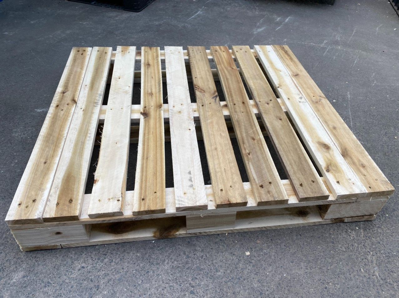 Pallet gỗ