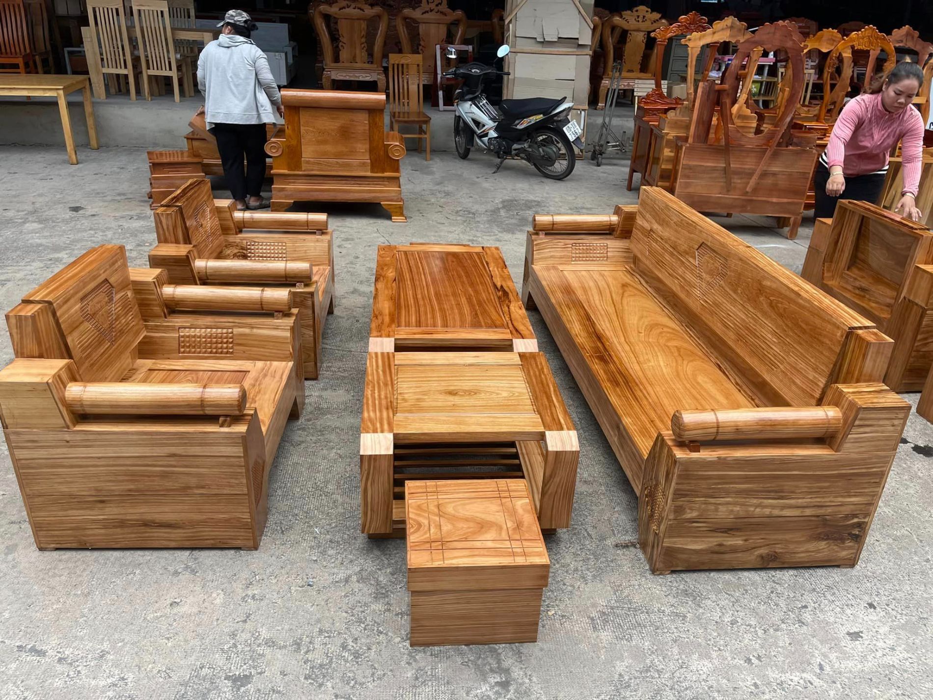 Bộ bàn ghế gỗ