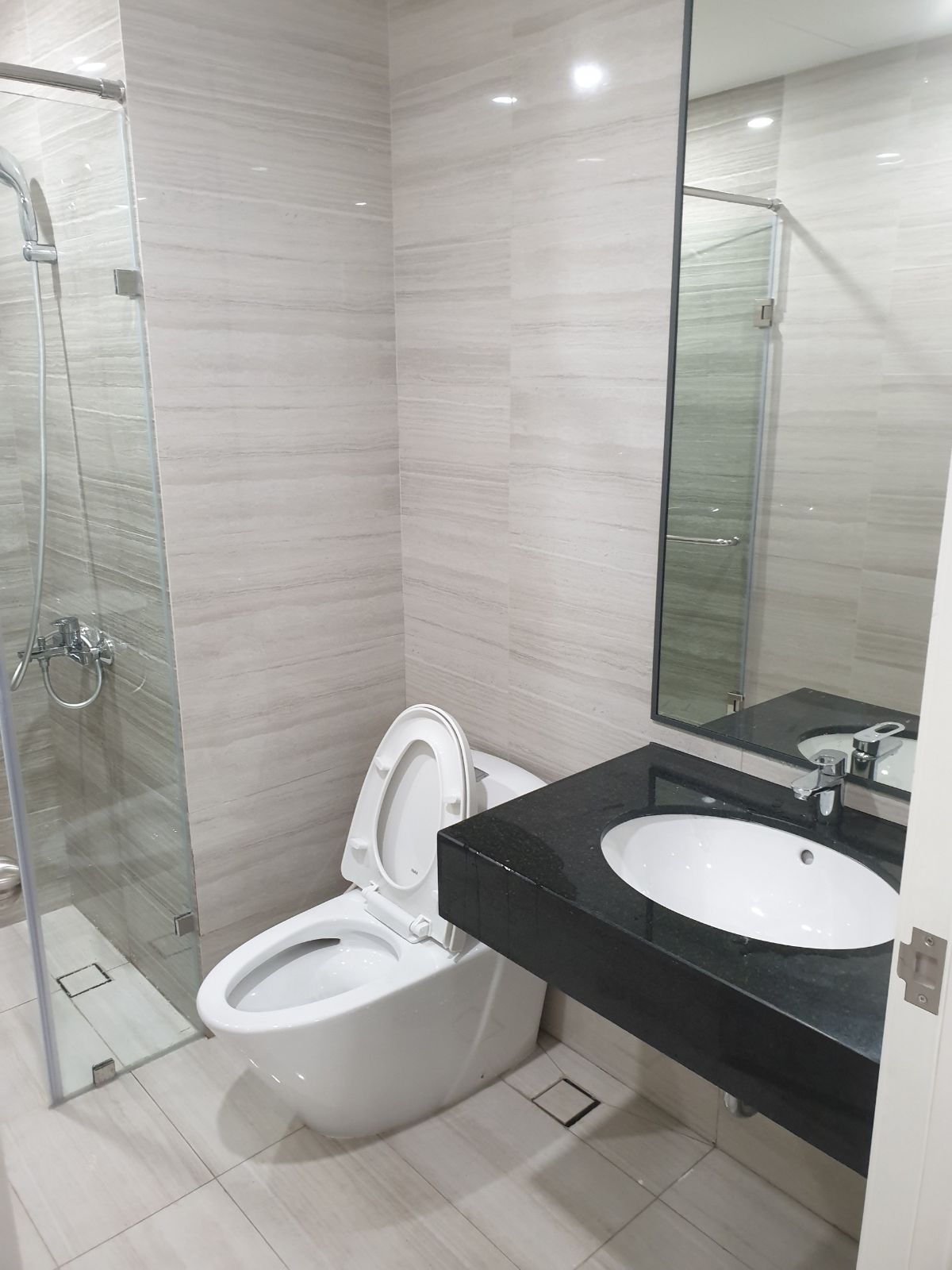 Vệ sinh căn hộ q2