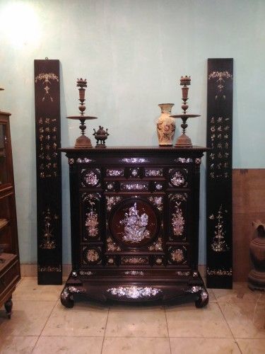 Bàn thờ gỗ