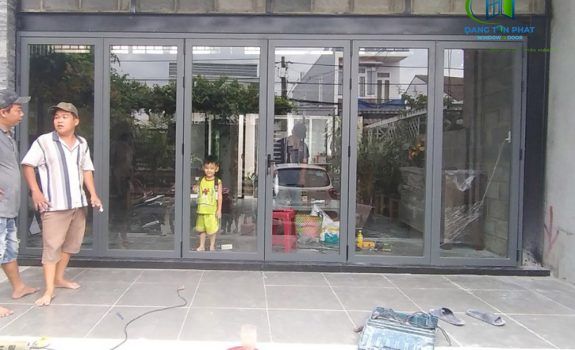 Lắp đặt cửa nhôm kính