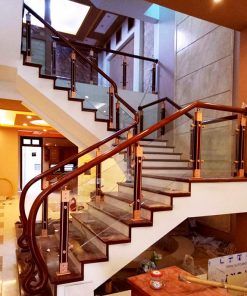 Lắp đặt cầu thang kính