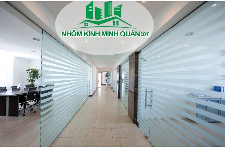 Vách ngăn kính