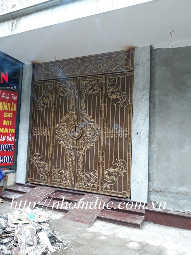Cửa cổng nhôm đúc