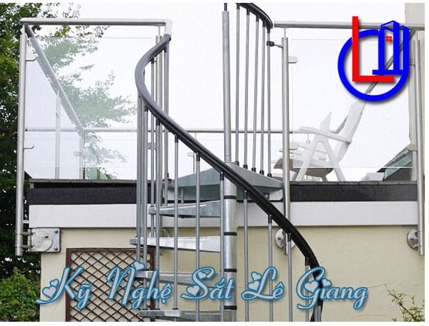 Thi công lắp đặt cầu thang sắt