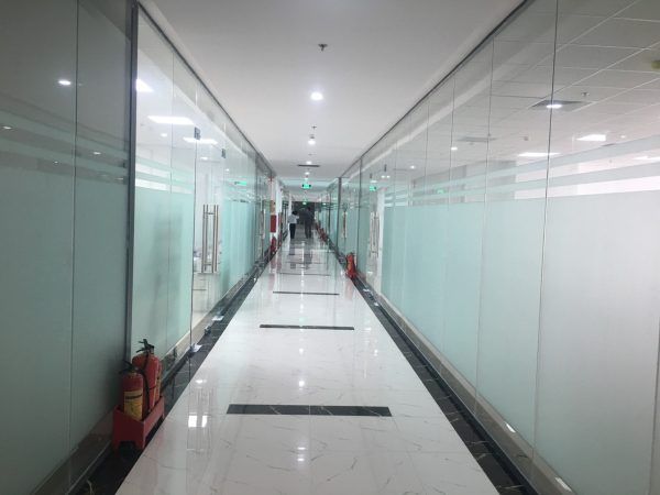  Vách Kính Cường Lực