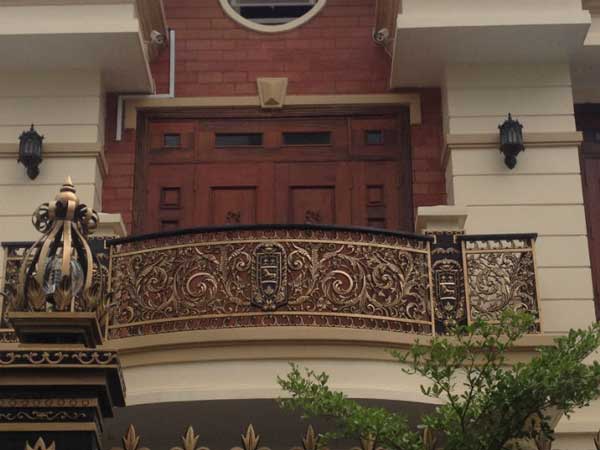 Lan can sắt nghệ thuật
