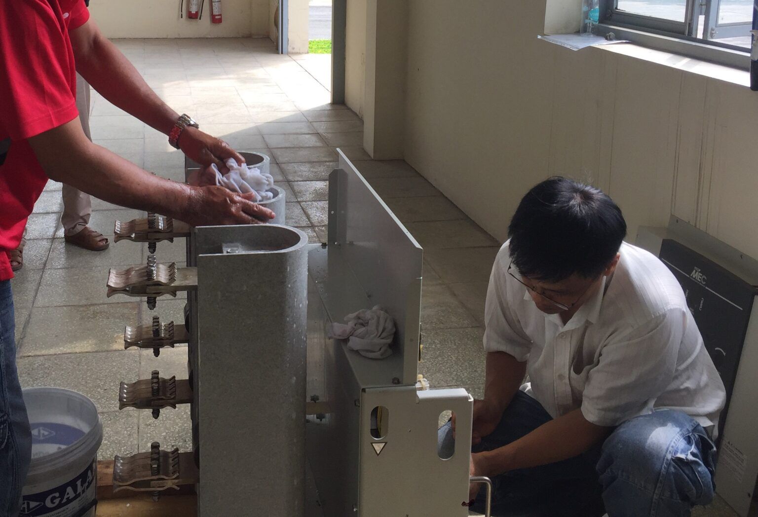 Sửa chữa các thiết bị điện