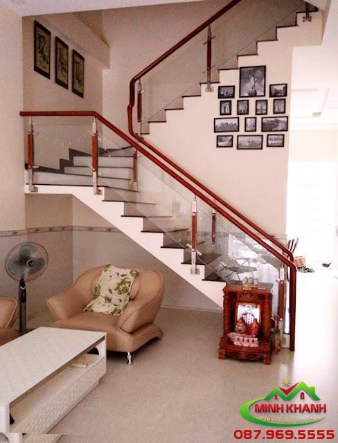 Cầu thang kính cường lực