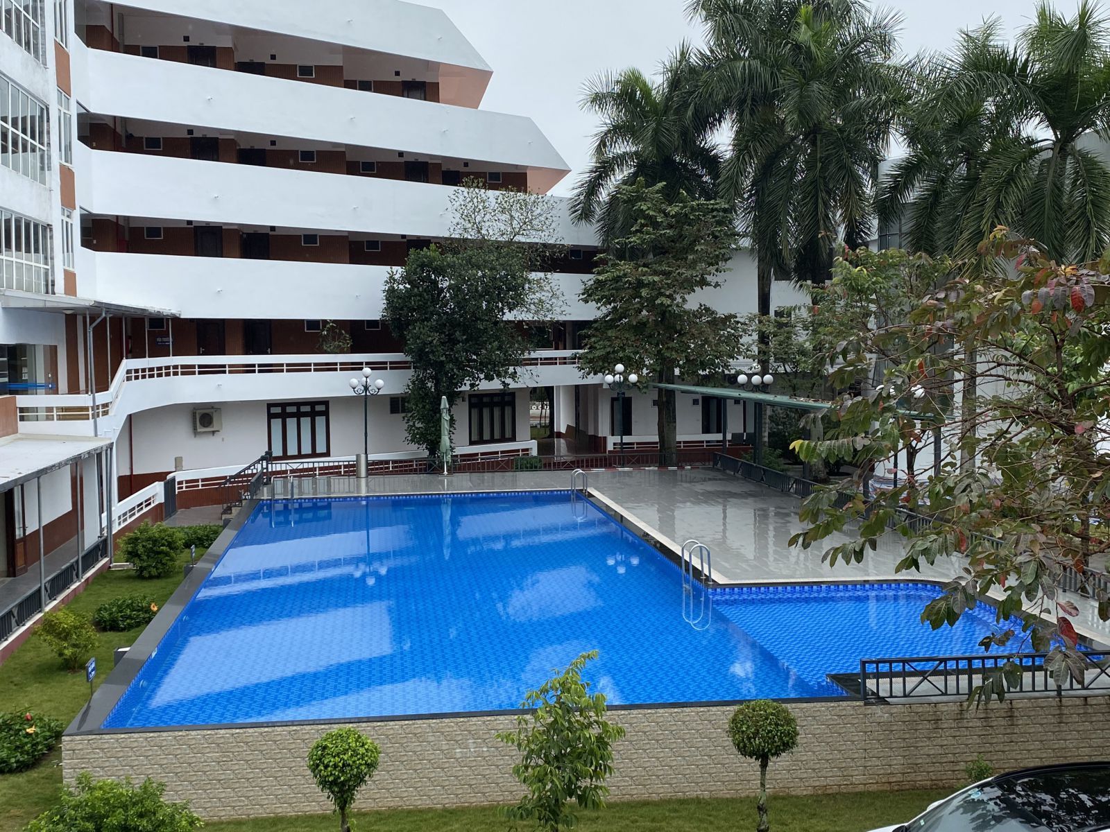 Bể bơi khách sạn Hải Yến
