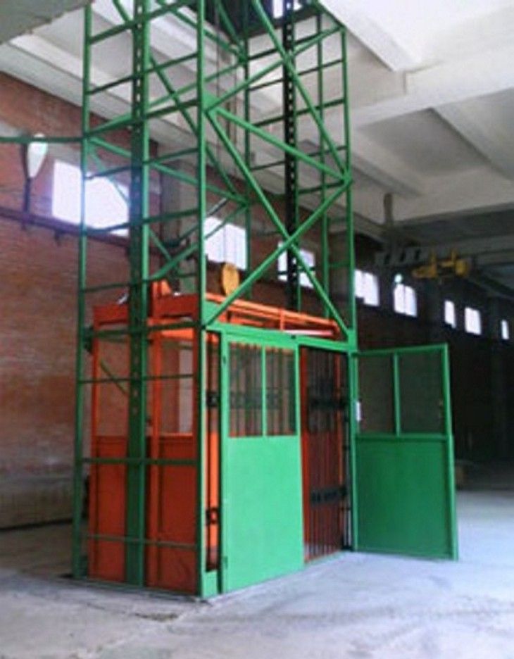 Thang nâng hàng