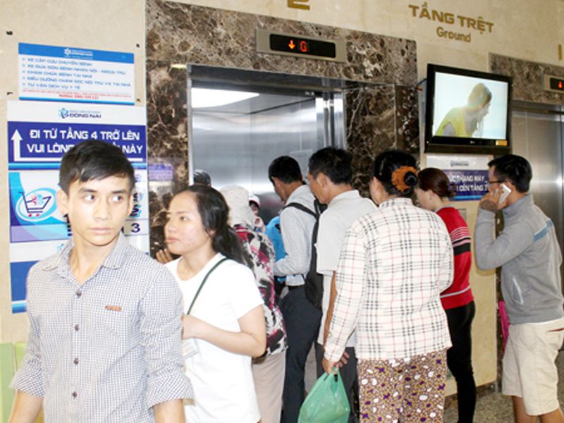 Thang máy bệnh viện