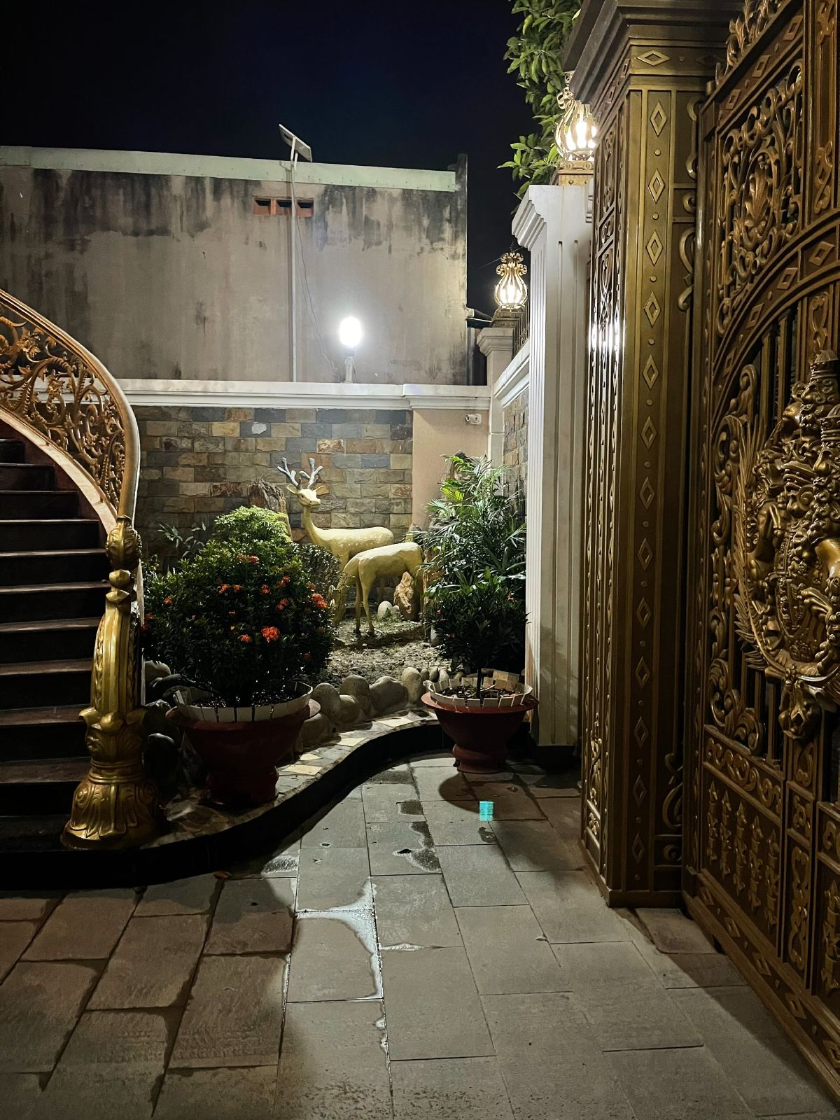 Thiết kế thi công hoàn thiện biệt thự