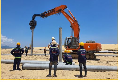 Đóng cọc bê tông dự án điện năng lượng mặt trời