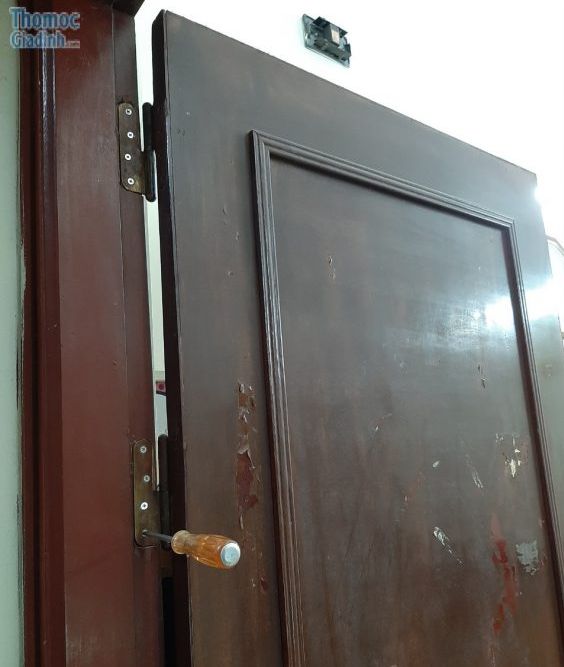 Sửa chữa cửa gỗ