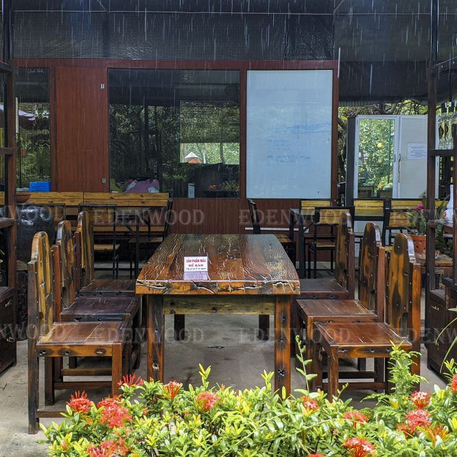 Bộ bàn ghế ăn ngoài trời