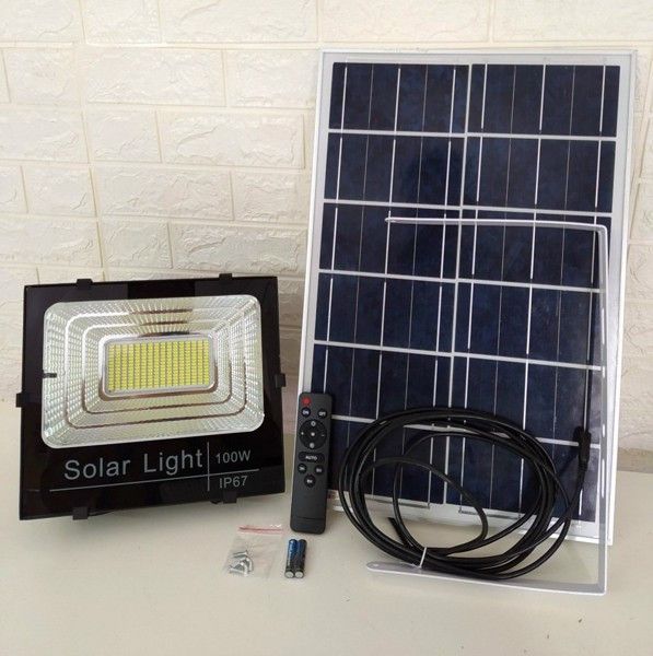 Đèn pha led năng lượng mặt trời
