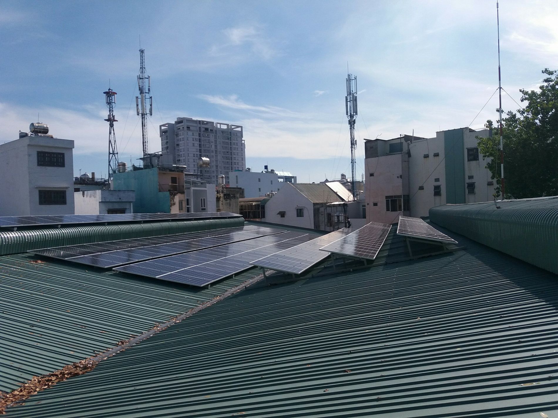 Thi công hoàn thiện năng lượng mặt trời 